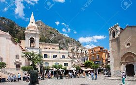 La Corte Di Aci